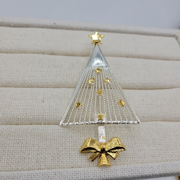 Vintage Christmas Brooch • Gold & Silvertone Tree - Picture 2 of 4